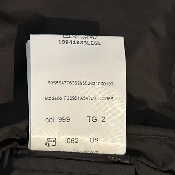 Moncler Ana Gilet all black puffer Vest size 2 - Picture 4 of 11